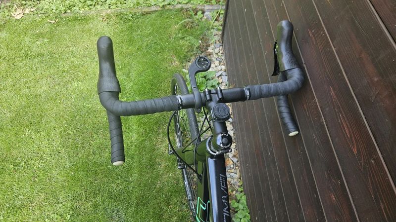 Gravel kolo 4EVER Gromvel 2 (2020) – Shimano 105, karbonová vidlice