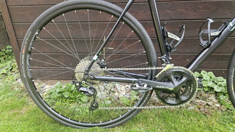Gravel kolo 4EVER Gromvel 2 (2020) – Shimano 105, karbonová vidlice