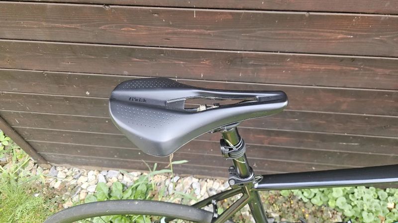 Gravel kolo 4EVER Gromvel 2 (2020) – Shimano 105, karbonová vidlice