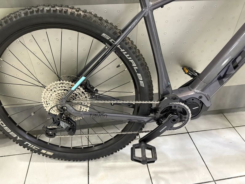 Kellys Tayen R90