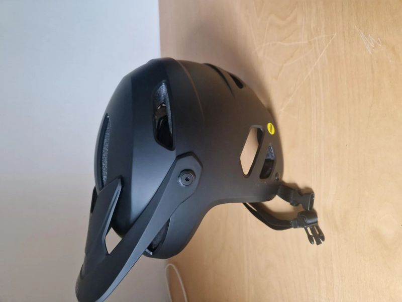  NOVÁ Giro Tyrant MIPS Spherical přilba, matná černá