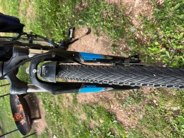 Trekové kolo Rock Machine Crossride 400