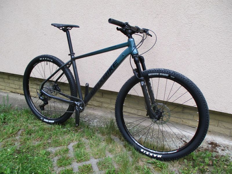 Nové 29" kolo na rámu Maxbike M909 19", Deore 1x12, vzduch. vidlice Manitou Markhor, pevné osy