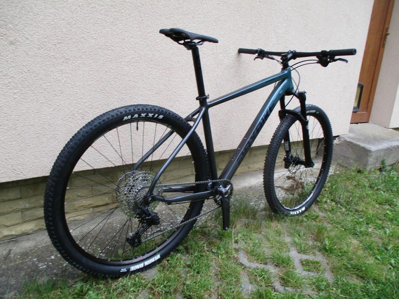 Nové 29" kolo na rámu Maxbike M909 19", Deore 1x12, vzduch. vidlice Manitou Markhor, pevné osy