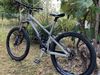 CELOODPRUŽENÉ HORSKÉ KOLO GIANT REIGN ZERO RÁM L, KOLA 26”