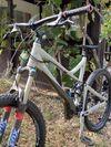 CELOODPRUŽENÉ HORSKÉ KOLO GIANT REIGN ZERO RÁM L, KOLA 26”