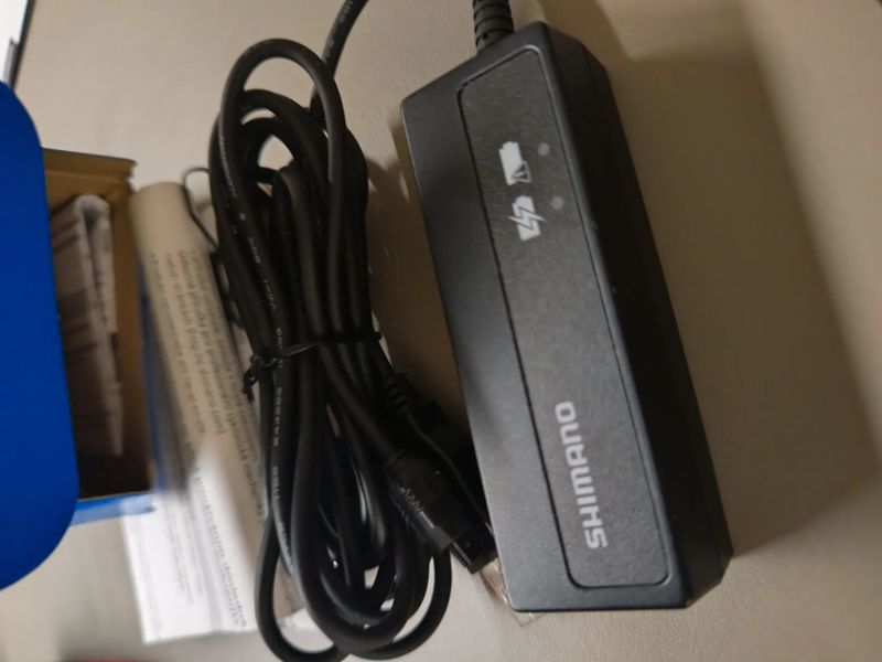 NOVÁ: Nabíječka SHIMANO SM-BCR2 Di2 pro USB