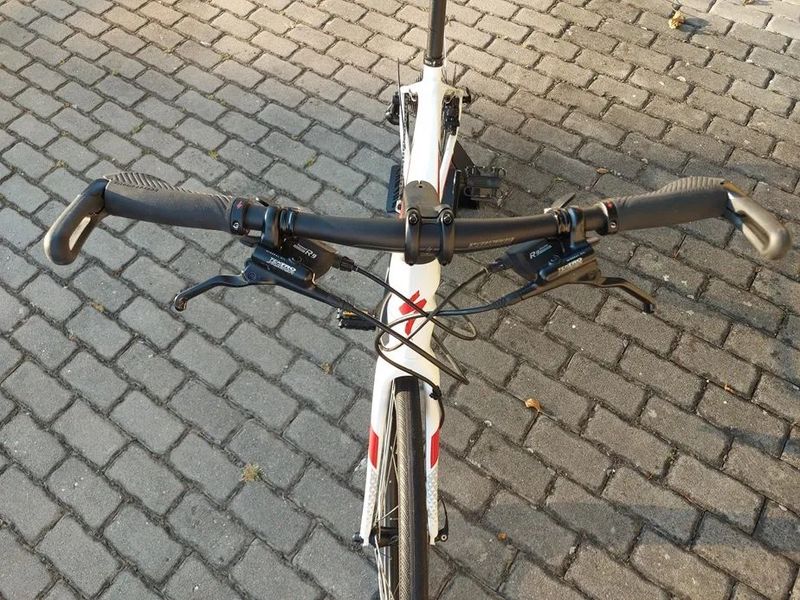 DAMSKÉ KOLO SPECIALIZED SIRRUS ELITE CARBON DISC