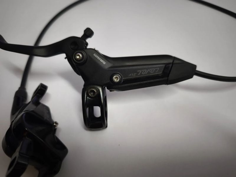 Kotoučová brzda SRAM Level Silver Stealth 2 pístek, černá přední + zadní