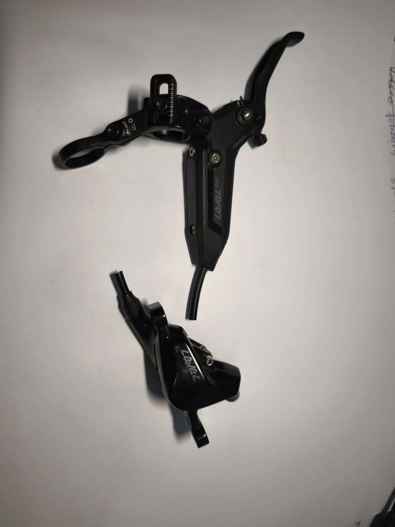 Kotoučová brzda SRAM Level Silver Stealth 2 pístek, černá přední + zadní