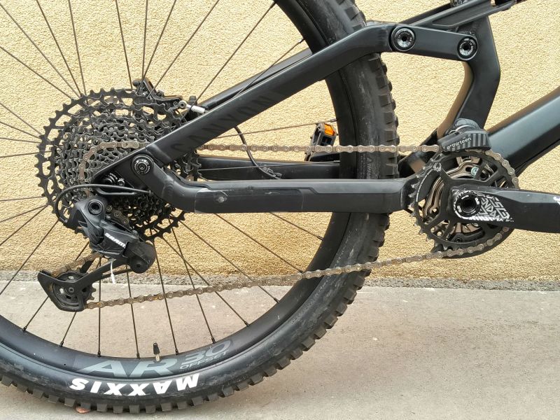 Canyon TORQUE AL 5.0 vel. L, zdvihy 180/175 mm, 27,5 TOP STAV