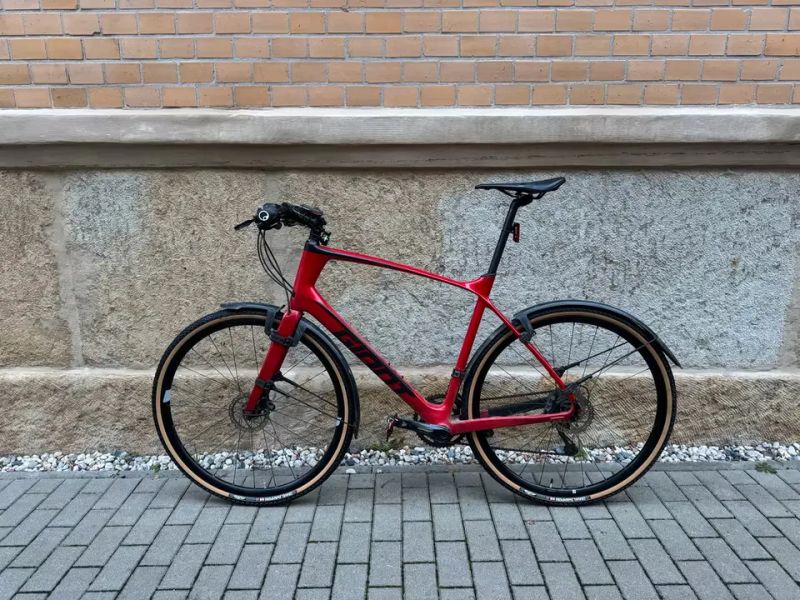 Nabízím k prodeji zachovalé karbonové Fitness kolo Giant Fastroad Advanced 2 / velikost XL