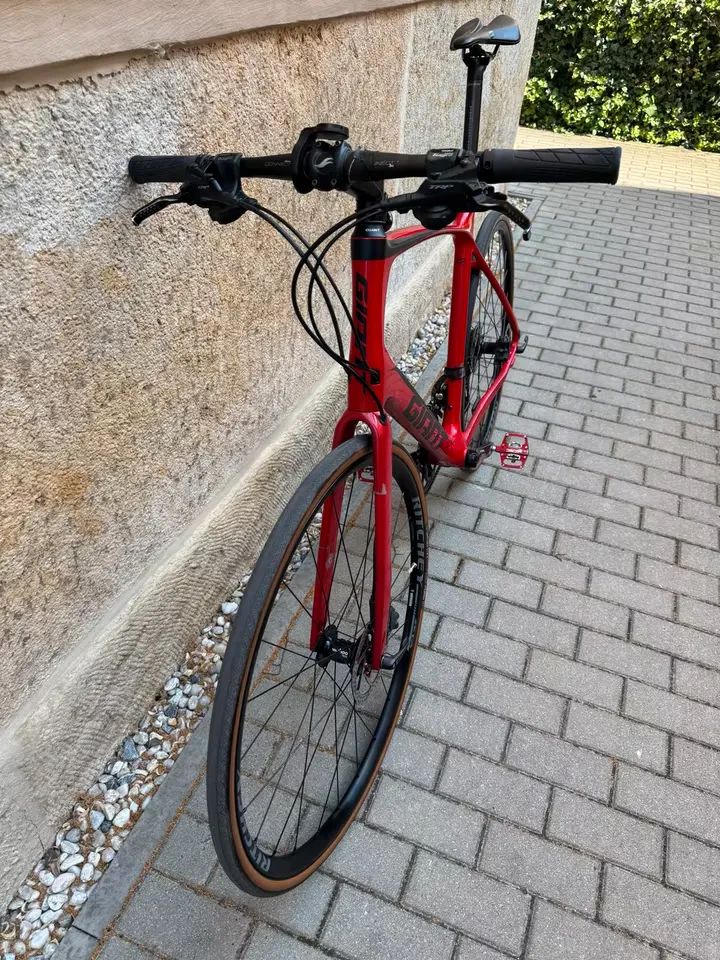 Nabízím k prodeji zachovalé karbonové Fitness kolo Giant Fastroad Advanced 2 / velikost XL