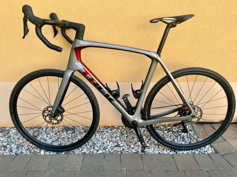 Silniční / gravel karbonový Trek Domane SL5 Disc vel. 60 pro výšku postavy 180 - 190cm