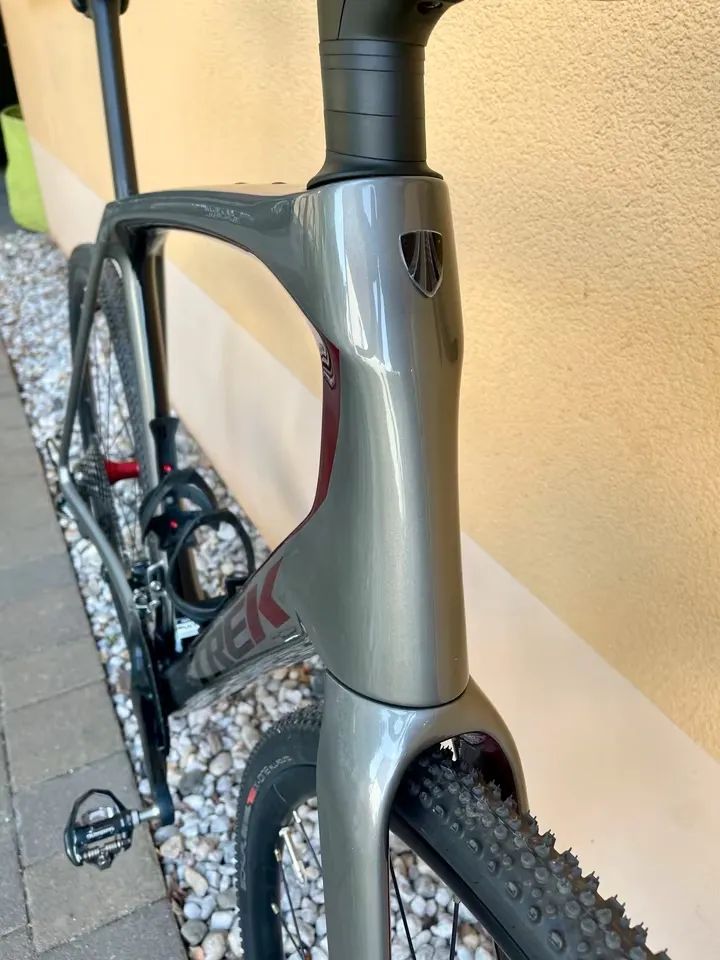Silniční / gravel karbonový Trek Domane SL5 Disc vel. 60 pro výšku postavy 180 - 190cm