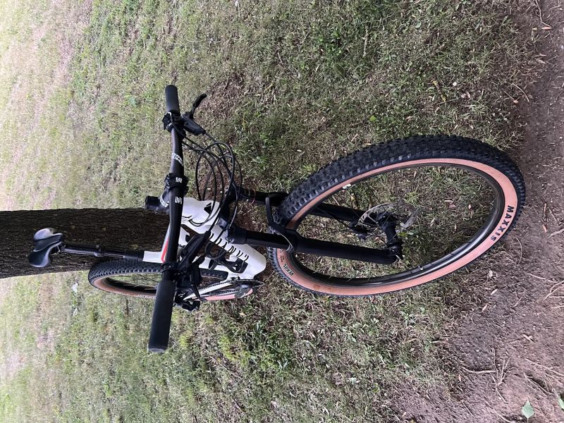 Canyon Lux CF 8