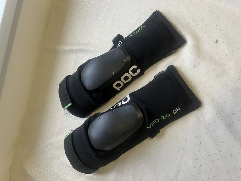 Kolena POC joint dh 2.0 vpd a lokty IXC