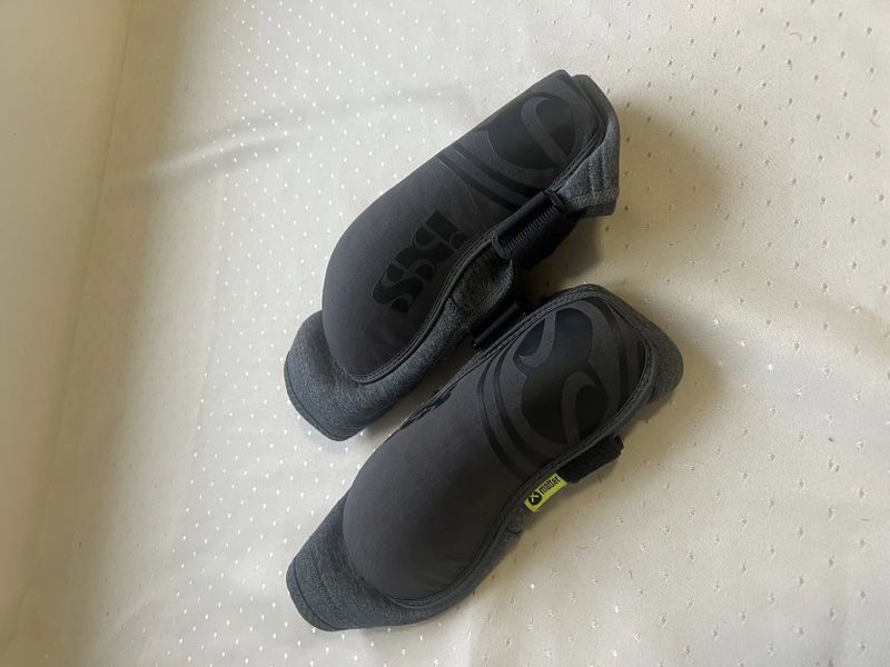 Kolena POC joint dh 2.0 vpd a lokty IXC