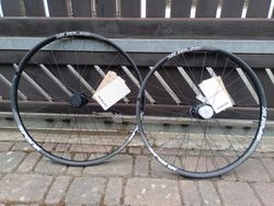 Zapletená kola Spank Vibrocore 350/359