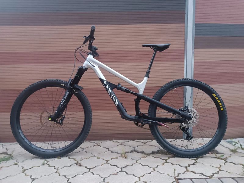 Skvělé trailove kolo ve skvělém stavu přední vidlice zdvih 160 mm, DVO top stav