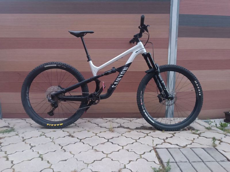 Skvělé trailove kolo ve skvělém stavu přední vidlice zdvih 160 mm, DVO top stav
