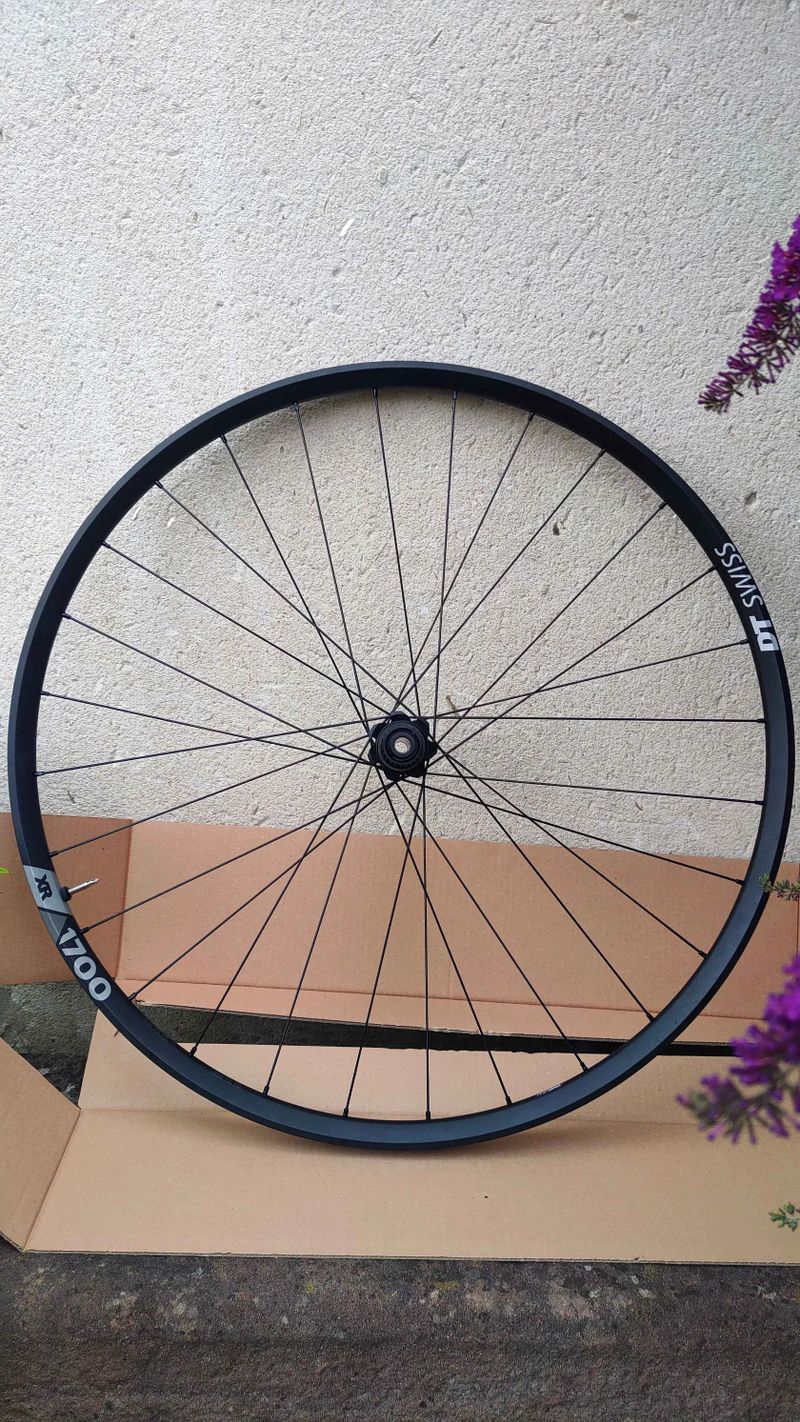 MTB kola DT Swiss XR 1700 Spline, boost osy 110/148mm