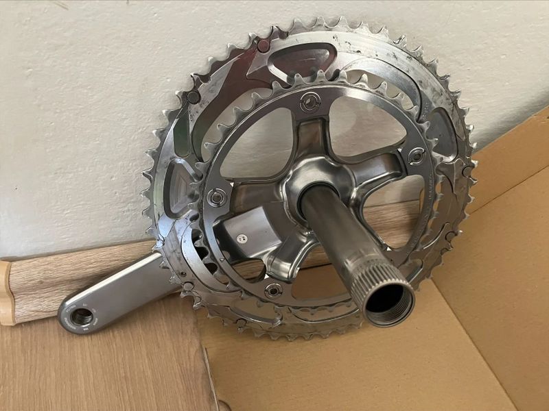 Shimano Dura-Ace převodníky s klikami a osou