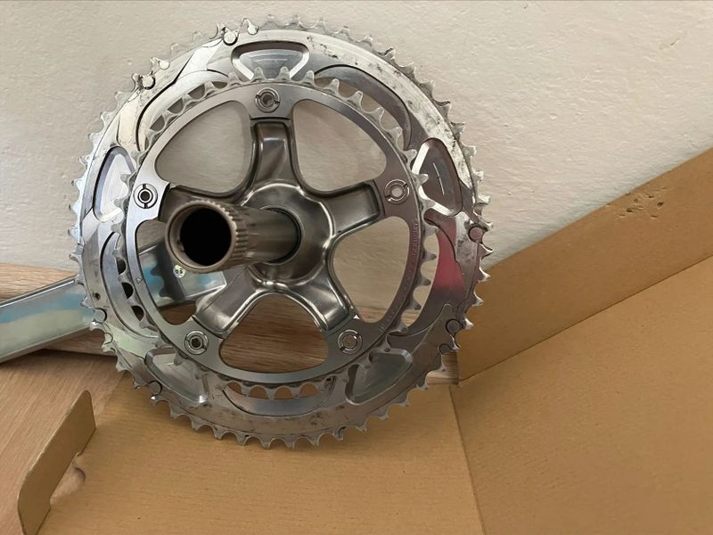 Shimano Dura-Ace převodníky s klikami a osou