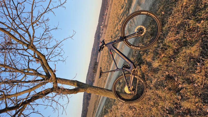 Lapierre e-zesty 9.4 L jako nove!skoro nejete!