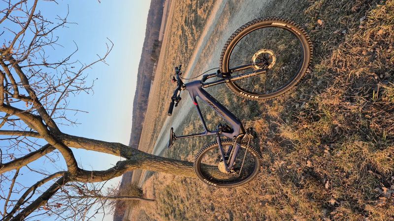 Lapierre e-zesty 9.4 L jako nove!skoro nejete!
