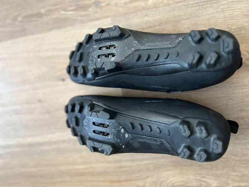 Tretry Specialized Recon 3.0 vel 43