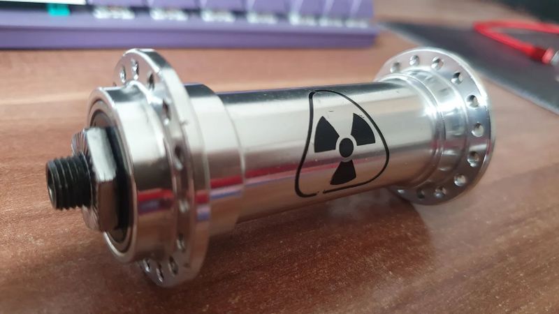 Retro Nukeproof přední náboj