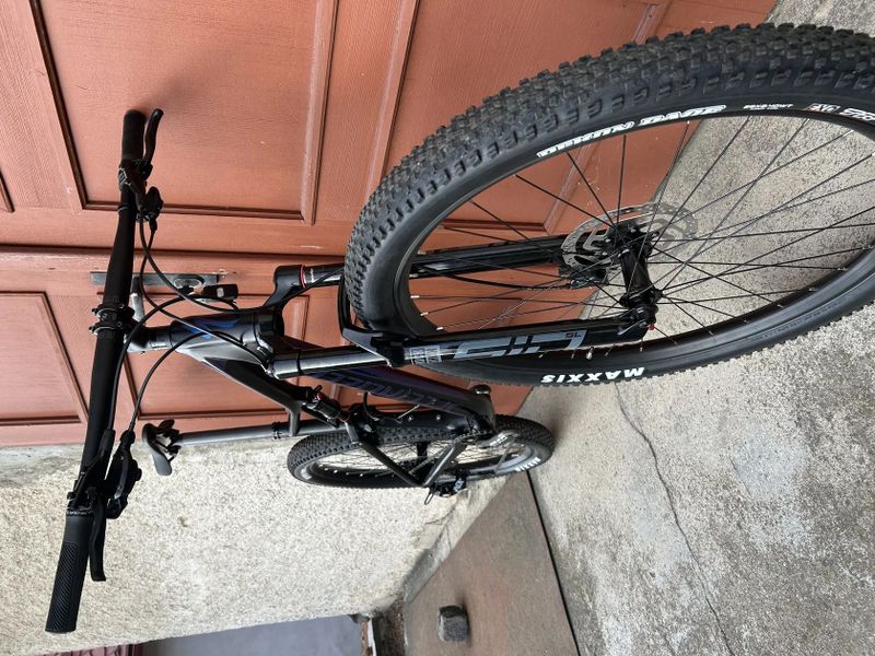 Specialized Epic - stavba 