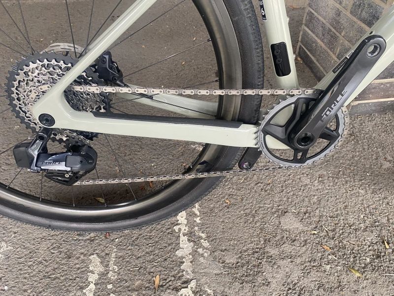Karbonové gravel kolo Riverside GCR SRAM FORCE ETAP AXS s koly REYNOLDS ATR 700c
