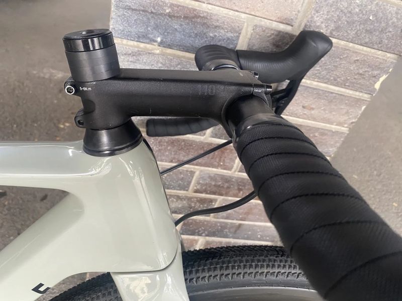 Karbonové gravel kolo Riverside GCR SRAM FORCE ETAP AXS s koly REYNOLDS ATR 700c