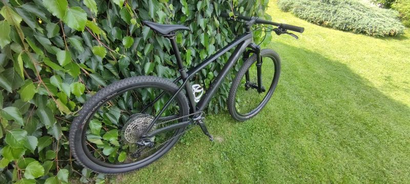 Trek Procaliber 9.5 - gloss dark prismatic/matte trek black velikost M/L