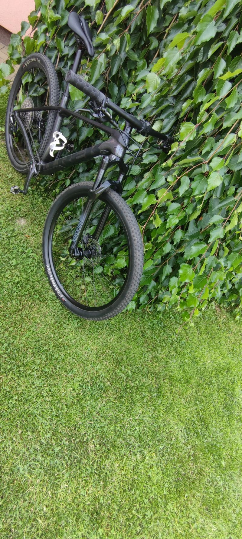 Trek Procaliber 9.5 - gloss dark prismatic/matte trek black velikost M/L