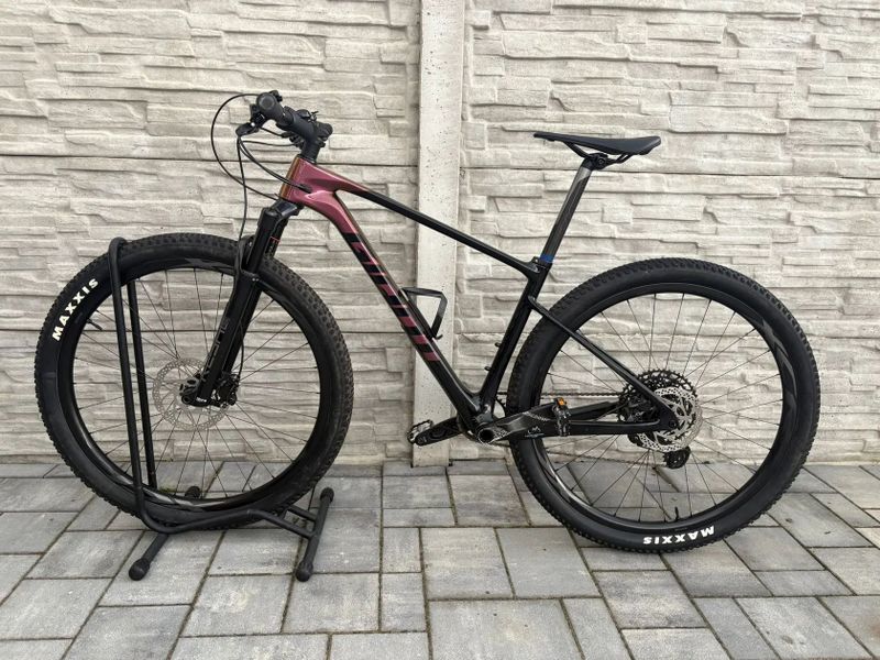 Giant xtc advanced 1.5 karbonová kola xcr2