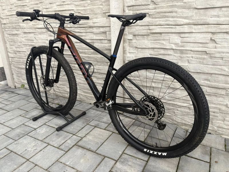 Giant xtc advanced 1.5 karbonová kola xcr2