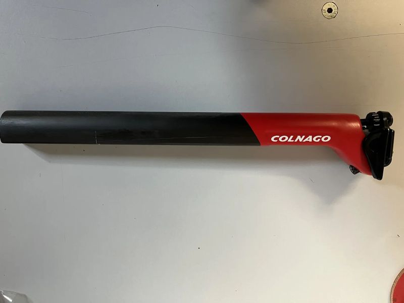 karbonová sedlovka COLNAGO