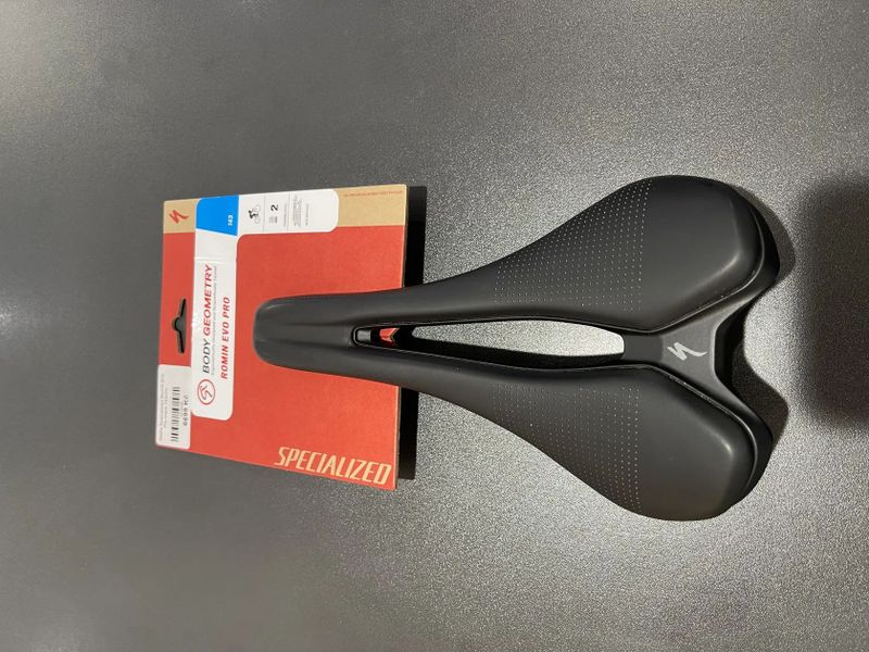 Specialized sedlo, Romin EVO PRO carbon 