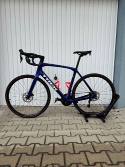 TREK Domane SL 6 Gen 4 s Wattmetrem (vel. 58) – TOP stav v záruce do 11/2026