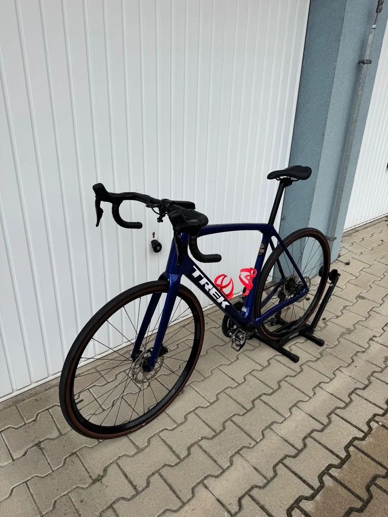 TREK Domane SL 6 Gen 4 s Wattmetrem (vel. 58) – TOP stav v záruce do 11/2026