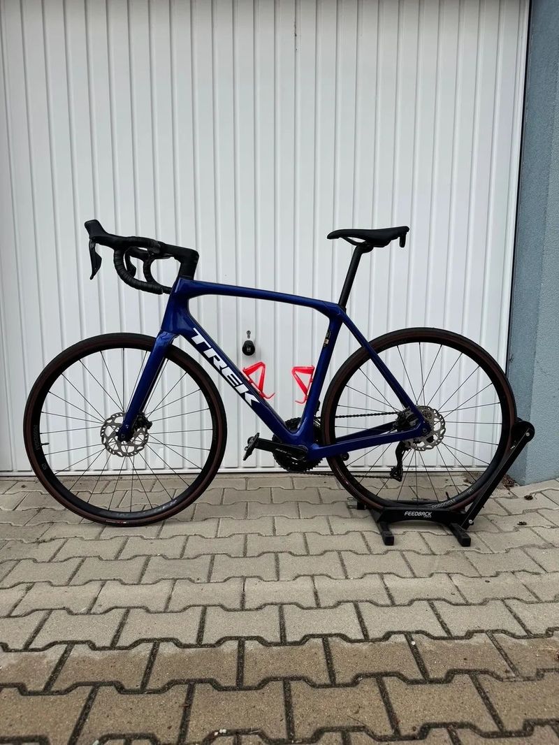 TREK Domane SL 6 Gen 4 s Wattmetrem (vel. 58) – TOP stav v záruce do 11/2026