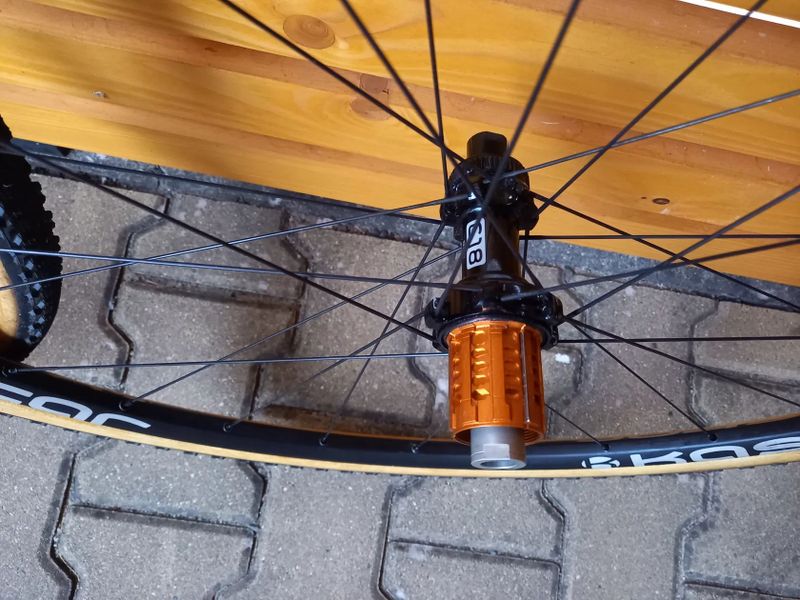 CYKLOKROSOVÁ KOLA KASTAR C18 Disc - NOVÁ