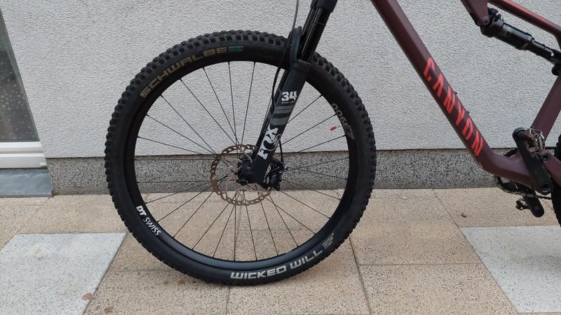 Lux Trail CF 6