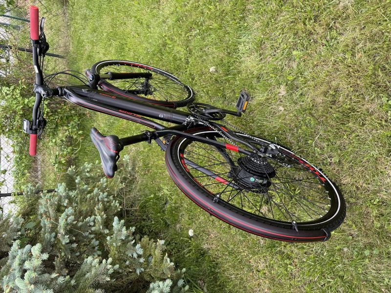 Dámské elektrokolo Maxbike Runa 28"