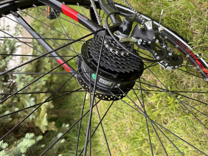 Dámské elektrokolo Maxbike Runa 28"