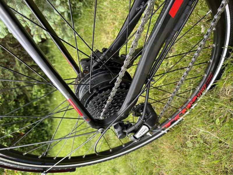 Dámské elektrokolo Maxbike Runa 28"