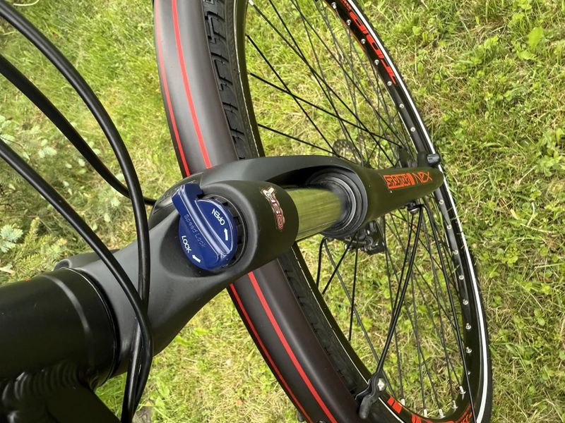 Dámské elektrokolo Maxbike Runa 28"